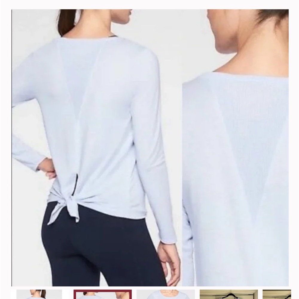 Athleta Yoga Top Size M Essence Powder Blue Semi Fit Long Sleeve Shirt